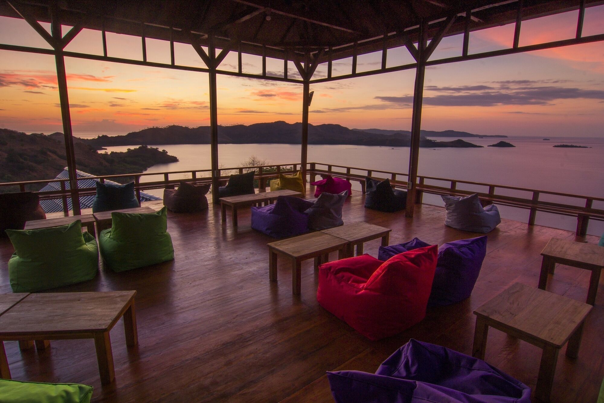 One Tree Hill - Hostel Labuan Bajo Kültér fotó